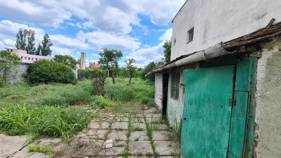 Casă cu 2 camere cu Teren 884 Mp în Pârneava