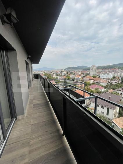 Apartament cu 3 camere decomandat, mobilat în Central