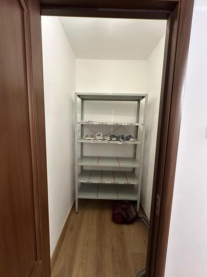 Apartament cu 3 camere decomandat în Hala Centrală