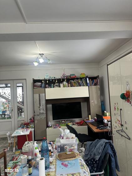 Casă cu 8 camere decomandat cu Teren 1000 Mp în Cornu