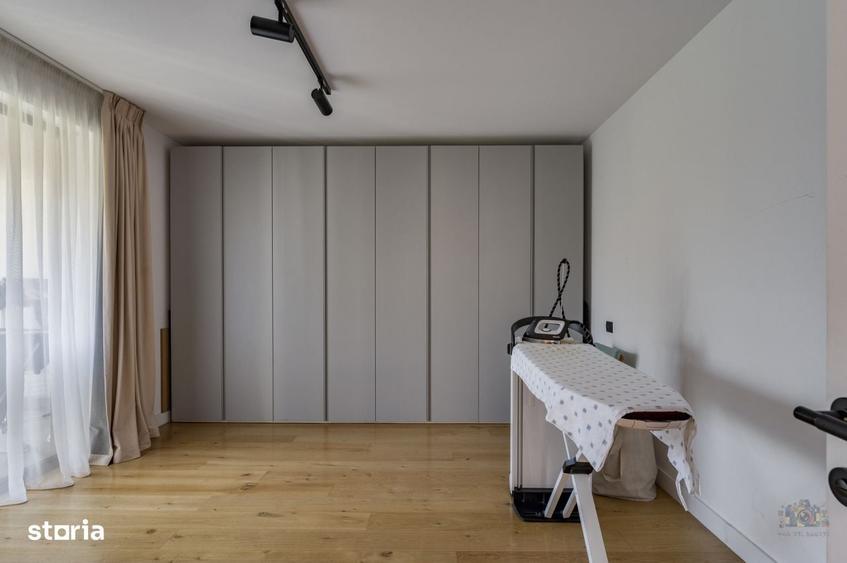 Casă cu 4 camere cu Teren 496 Mp în Central