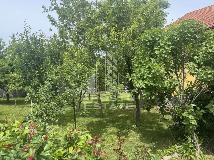 Casă individuală cu 7 camere cu Canalizare în Ghiroda
