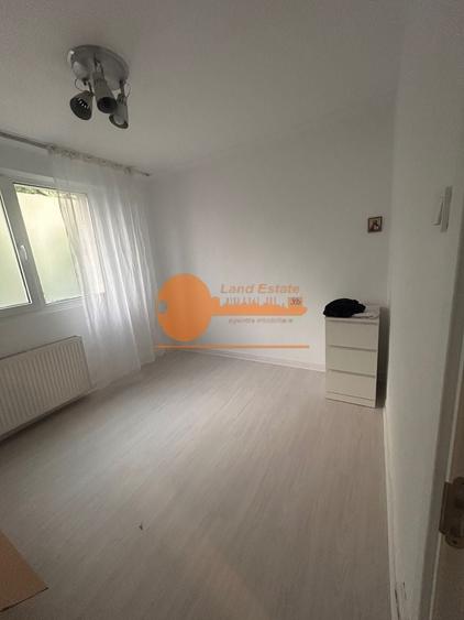 Apartament cu 3 camere decomandat în Lujerului