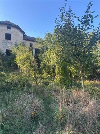 Casă cu 4 camere cu Teren 450 Mp în Est