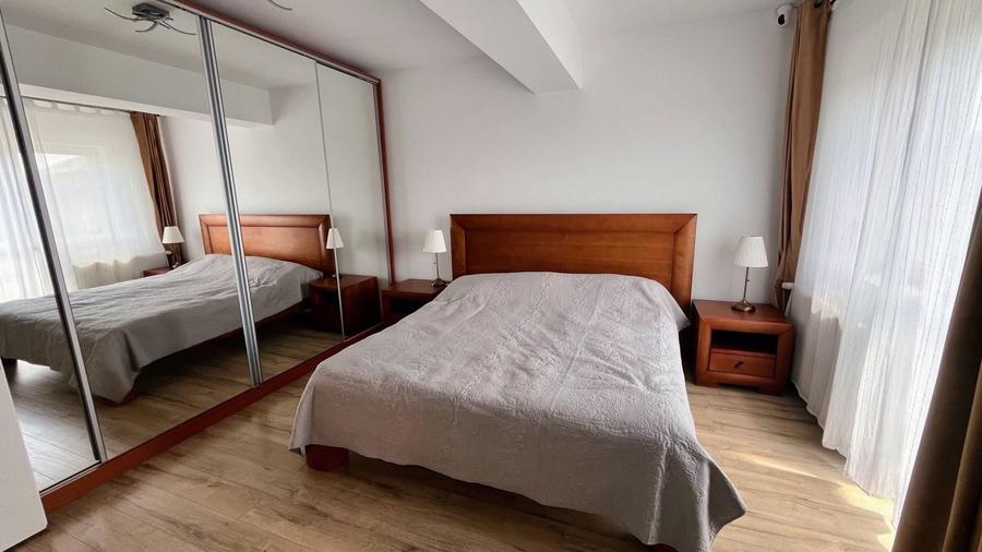 Duplex cu 4 camere cu Canalizare în Central