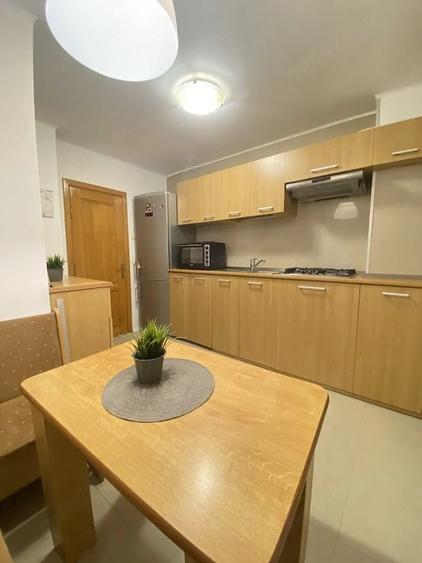 Apartament cu 3 camere decomandat în Ultracentral