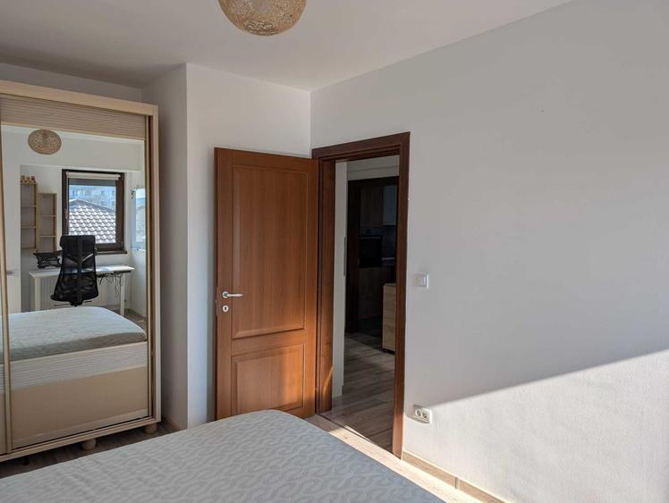 Apartament cu 2 camere decomandat, mobilat în Sud