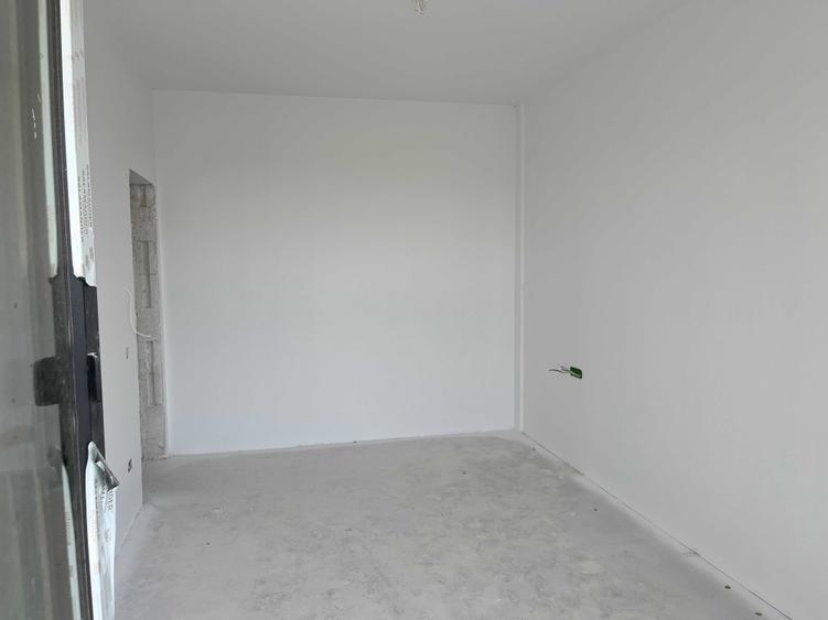 Apartament cu 3 camere decomandat în Splaiul Unirii