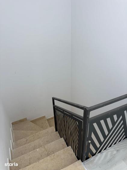 Casă cu 4 camere cu Teren 250 Mp în Bârnova