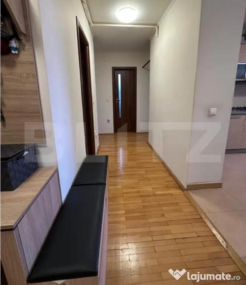 Apartament cu 3 camere decomandat, mobilat în 7 Noiembrie