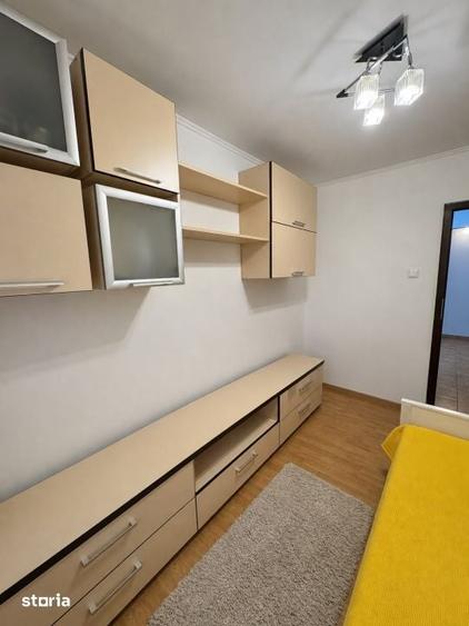 Apartament cu 3 camere decomandat în Traian