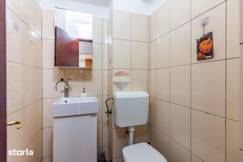Casă cu 6 camere cu Teren 240 Mp în Corbeanca