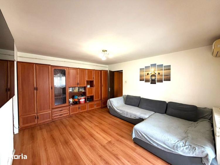 Apartament cu 2 camere semidecomandat, mobilat în Craiovița Nouă
