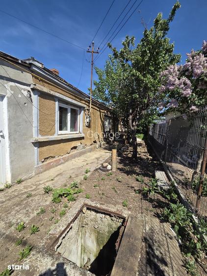 Casa demolabila in Chercea cu teren 255 mp