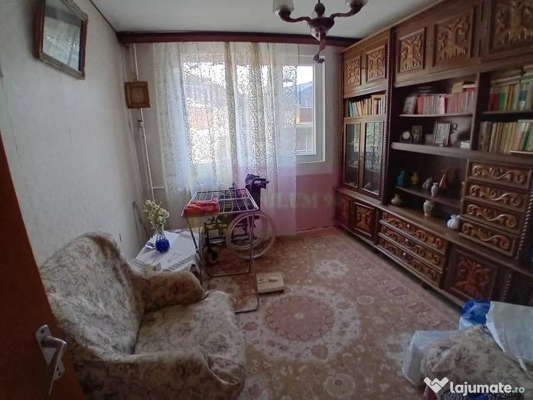 Apartament cu 4 camere decomandat în Brâncoveanu