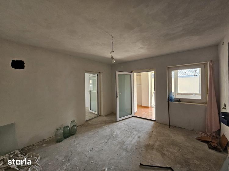 Casă cu 4 camere cu Teren 831 Mp în Rapoltu Mare
