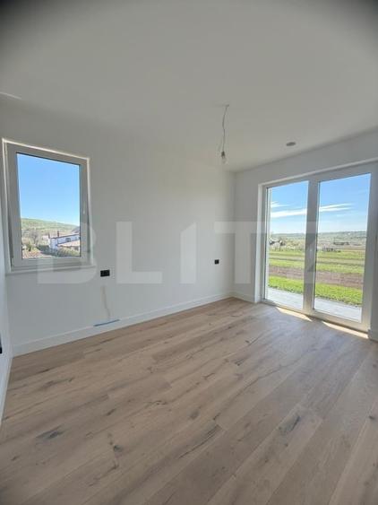 Casa superba, 5 camere, 126 mp, 6 ari teren, zona Patrauti - 11