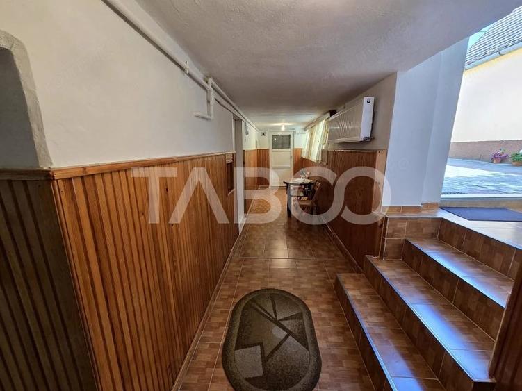 Casa individuala de vanzare cu teren 237 mp garaj in zona Lupeni Sibiu - 4