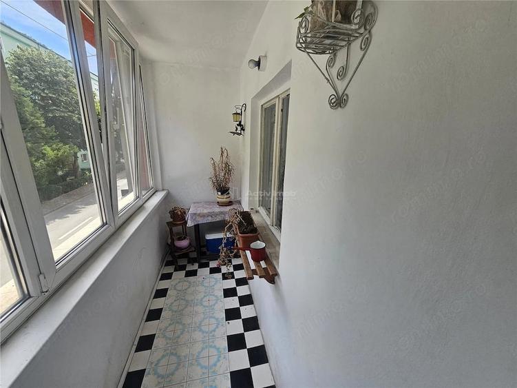 Apartament cu 4 camere decomandat în Micro IV