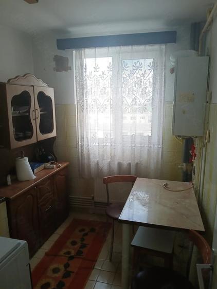 Apartament 3 camere,decomandat,centrala,vis a vis CET 2 balcoane,87000,negociabil - 5