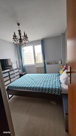 Apartament cu 8 camere decomandat, mobilat în Drumul Taberei