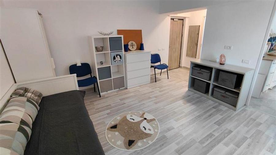 Garsonieră decomandată în Casa de Cultură