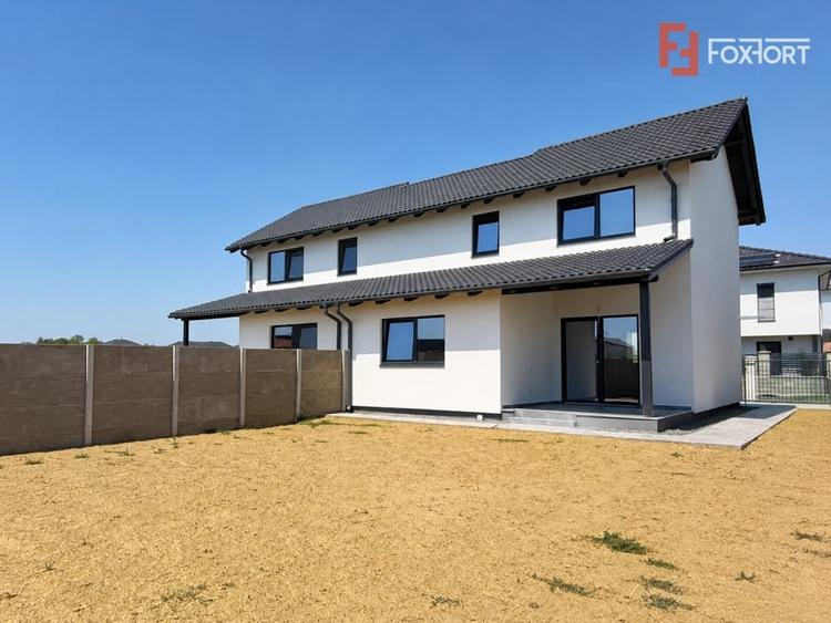 Duplex cu 4 camere cu Canalizare în Săcălaz