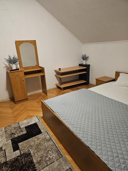 Casă individuală cu 4 camere cu Canalizare în Ghiroda
