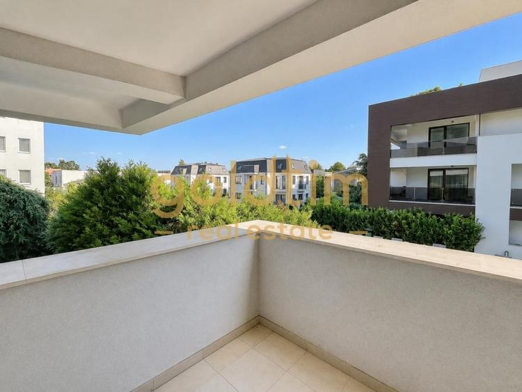 Apartament cu 3 camere decomandat, mobilat în Iancu Nicolae