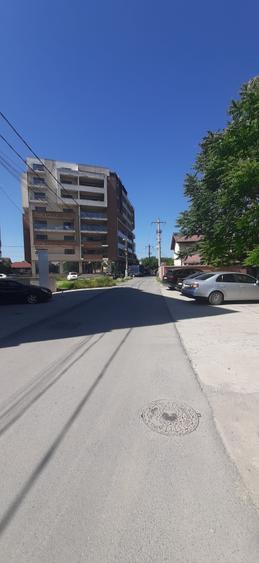 Teren Construcții intravilan de 1004 mp, în Est