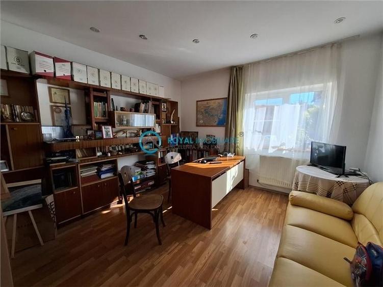 Duplex cu 6 camere cu Canalizare în Republicii