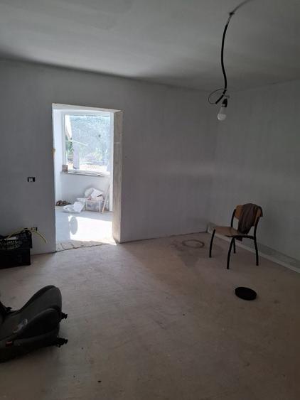 Casă cu 4 camere în Mândruloc