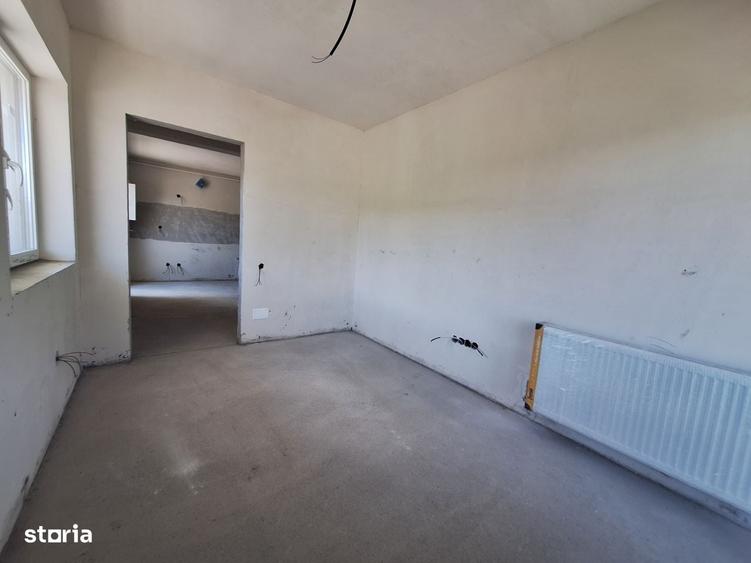 Apartament cu 3 camere semifinisat, cu CF, balcon, zona Terra - 4