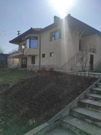 Casă cu Teren 1040 Mp în Central