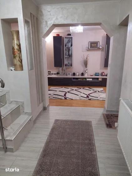 Casă cu 4 camere cu Teren 270 Mp în Războieni
