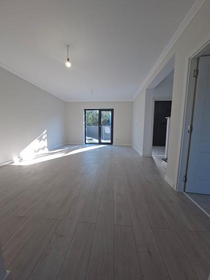 Duplex cu 4 camere cu Canalizare în Miroslava