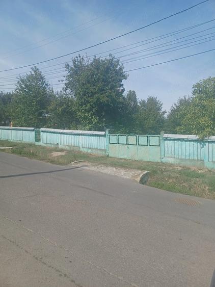 Casă cu Teren 2200 Mp în Central