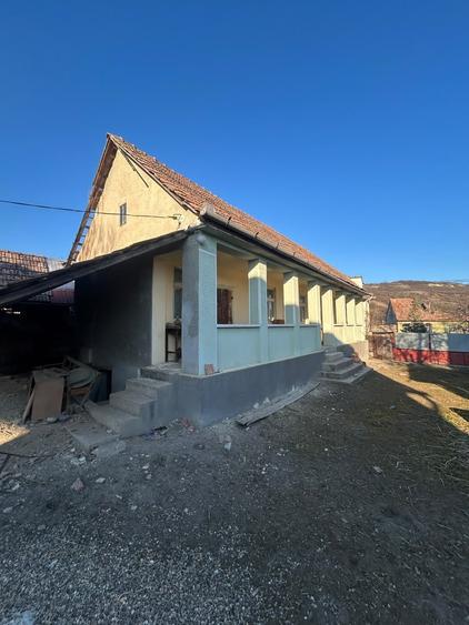 Casă cu 4 camere în Lopadea Veche