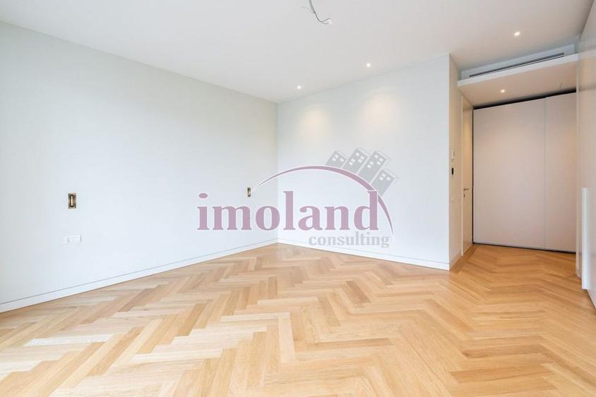 Apartament cu 4 camere decomandat în Dorobanți