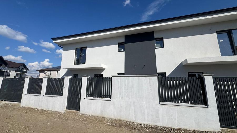 Duplex cu 4 camere cu Canalizare în Șelimbăr