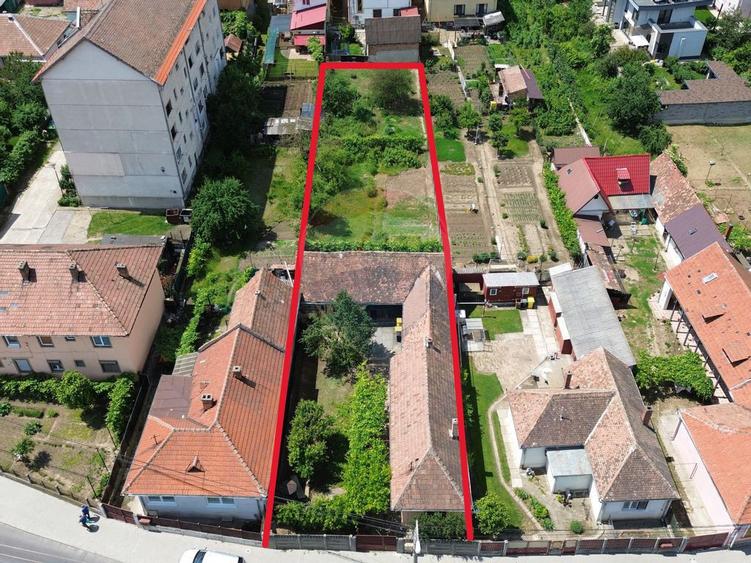 Casă cu 2 camere cu Canalizare în Central