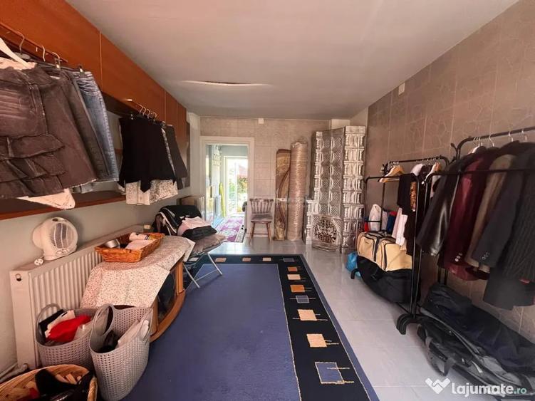 Apartament cu 4 camere nedecomandat în Central