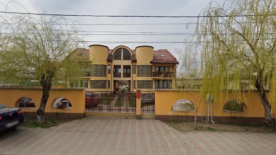Apartament cu 4 camere decomandat în Balș