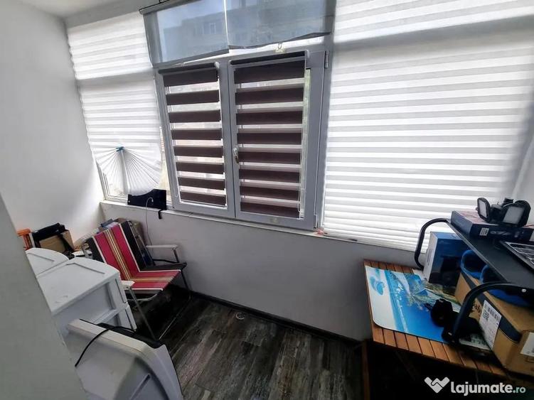 Apartament cu 3 camere semidecomandat în Peninsula