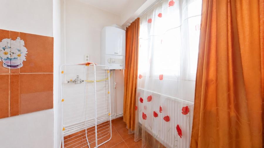 Apartament cu 2 camere semidecomandat, mobilat în Șofronea