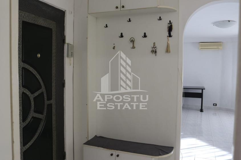 Apartament cu 3 camere decomandat, mobilat în Micălaca