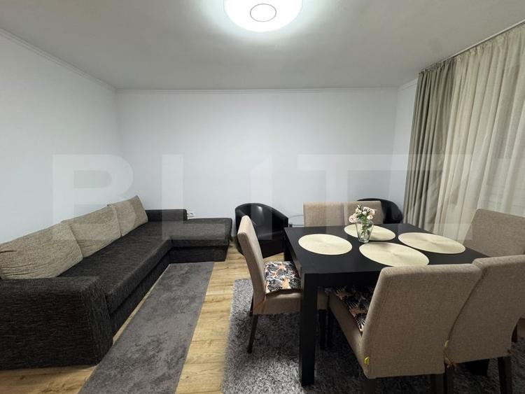 Apartament cu 3 camere semidecomandat, mobilat în Semicentral
