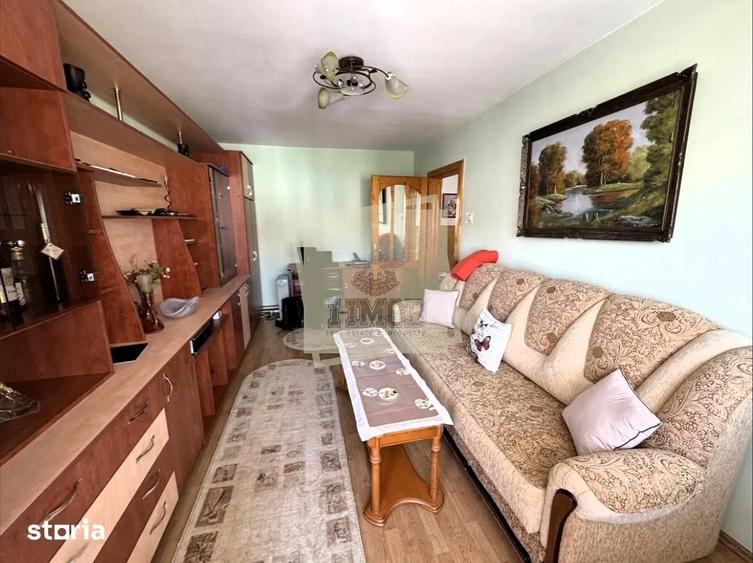 Apartament cu 3 camere decomandat în Valea Aurie