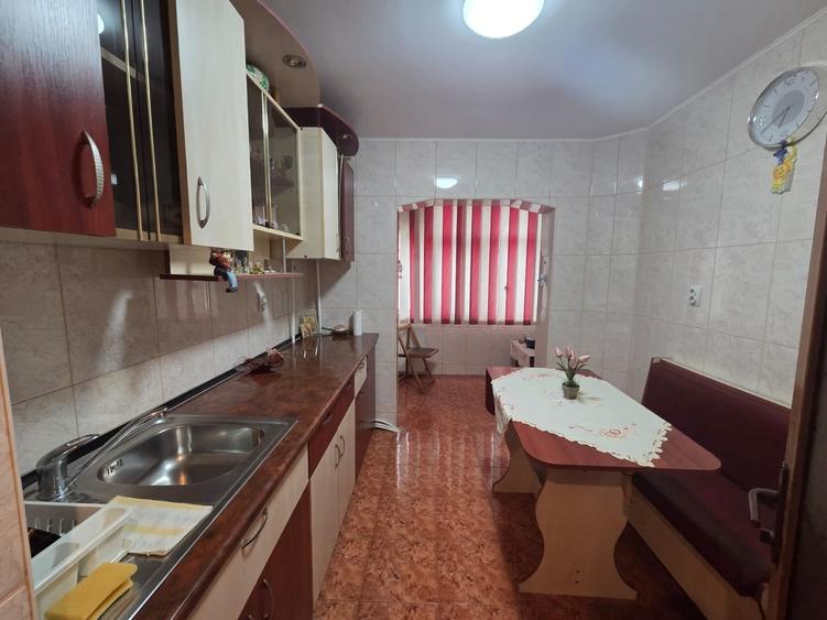 Apartament cu 2 camere decomandat în Mazepa 2
