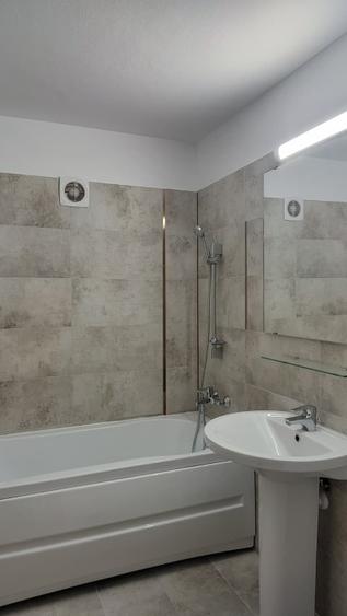 Apartament cu 4 camere semidecomandat în Ștefan cel Mare